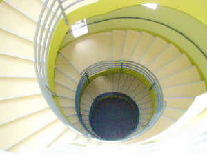 螺旋階段手摺（舞鶴市西市民プラザ）