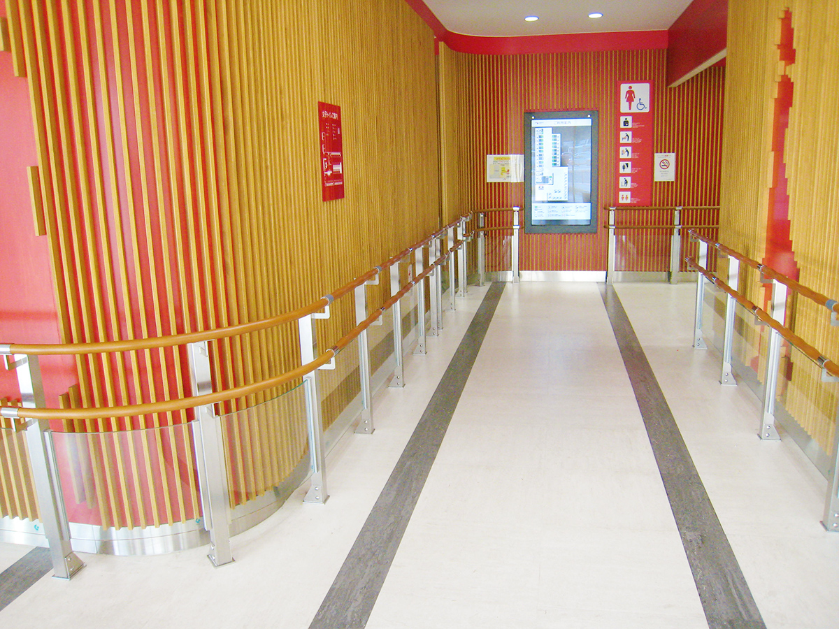 手摺（浜松SA上下線トイレ）