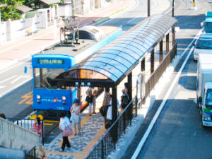 バス停シェルター（岡山電気軌道）